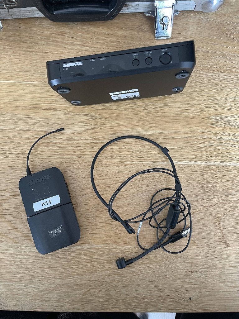 Shure BLX4, BLX1 en PGA31 draadloze headset microfoon set, Verzenden, Gebruikt, Zangmicrofoon