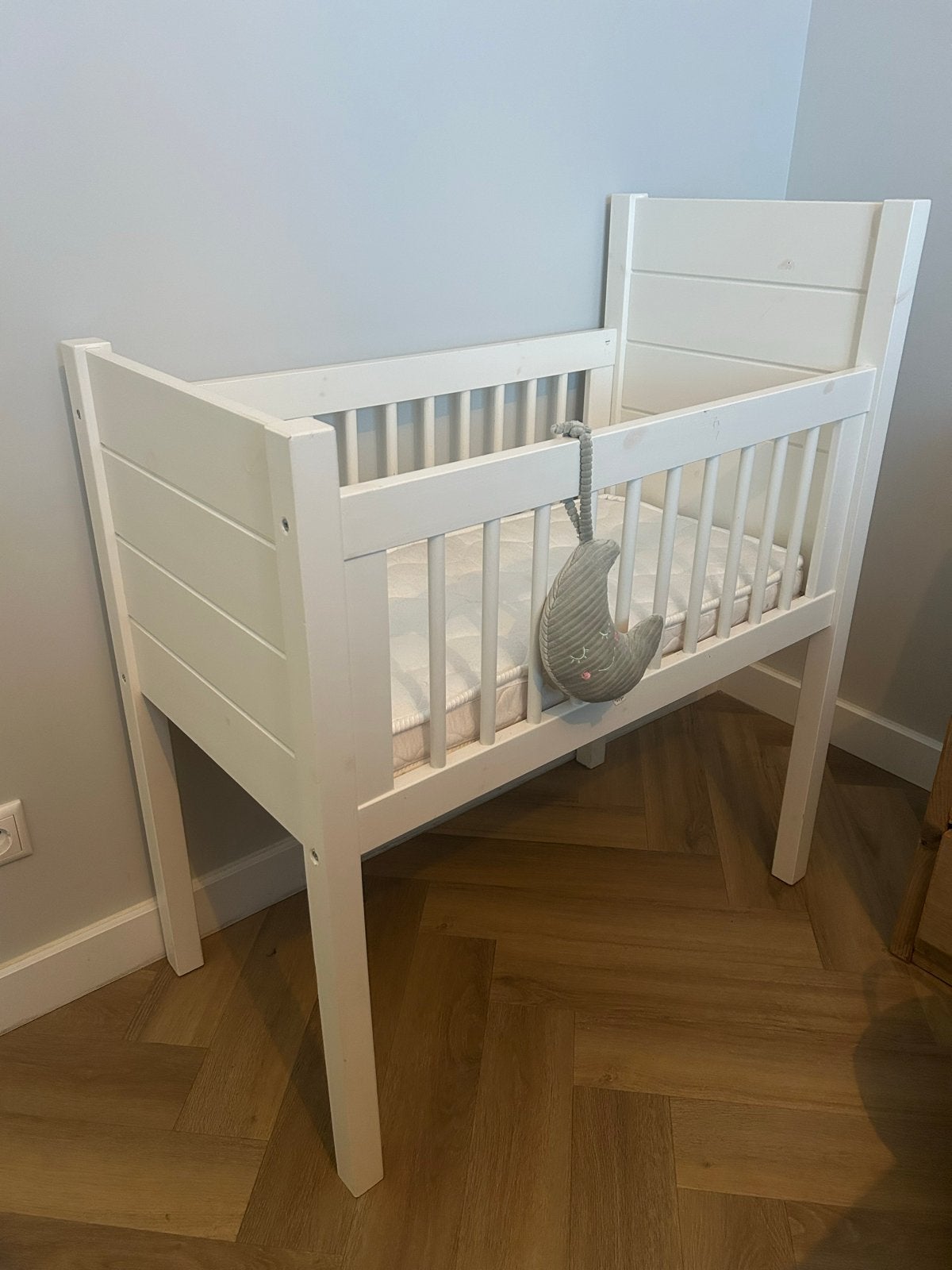 Wit houten wiegje incl. matras, Ophalen, Zo goed als nieuw, Wieg