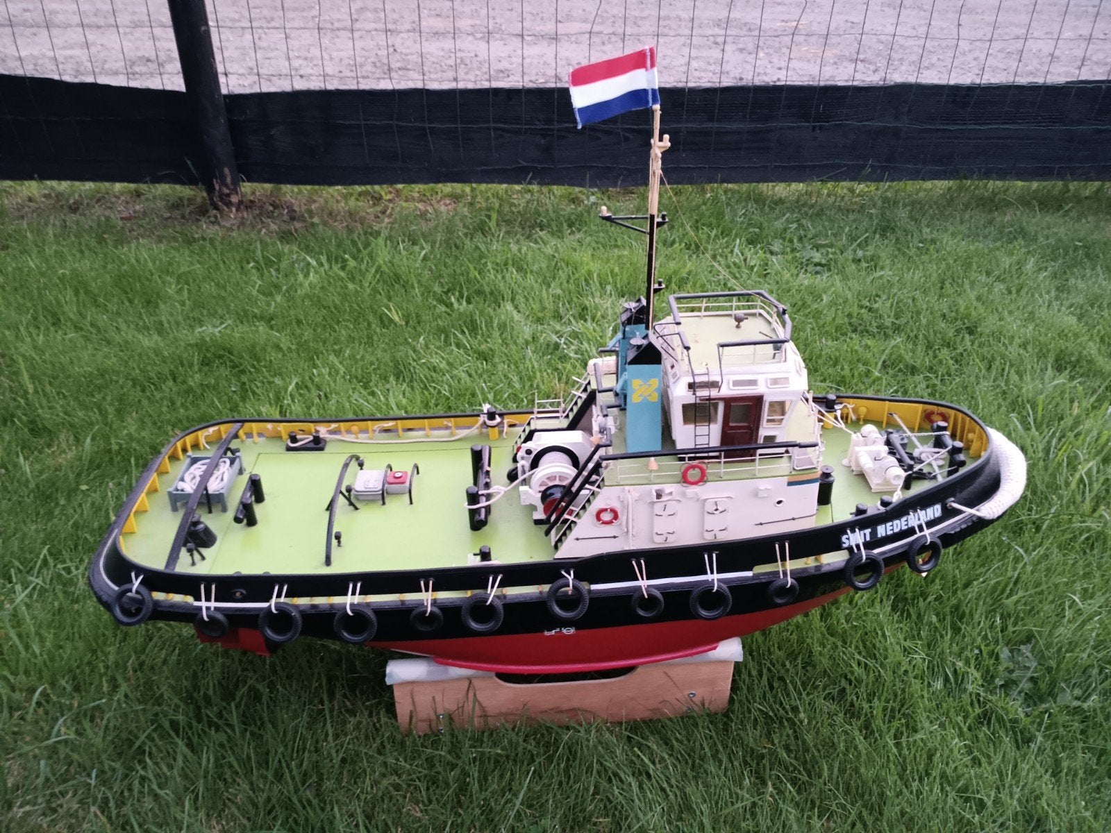 Prachtig Smit Nederland sleepboot, becker roeren, rc varend, Ophalen