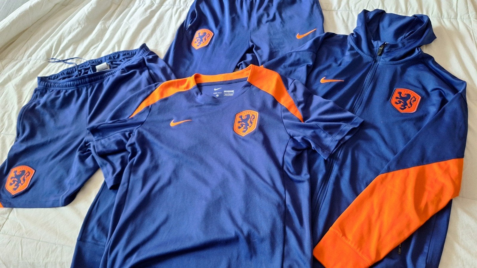 Nederlands Elftal Nike kleding set maat M, Ophalen of Verzenden, Zo goed als nieuw, Blauw, Voetbal