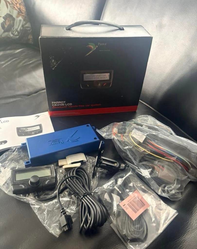 Nieuw Parrot CK3100 LCD Bluetooth carkit, Ophalen of Verzenden, Nieuw