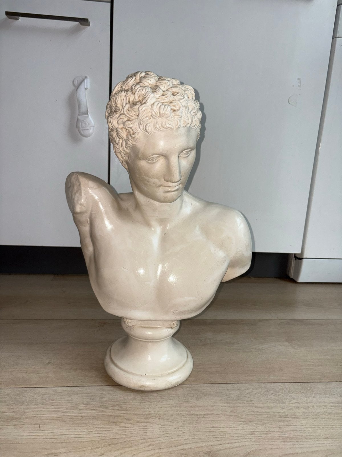Grote buste van Hermes van Praxiteles, Antiek en Kunst, Kunst | Beelden en Houtsnijwerken, Gips, Buste, Ophalen of Verzenden, 20 - 50 cm