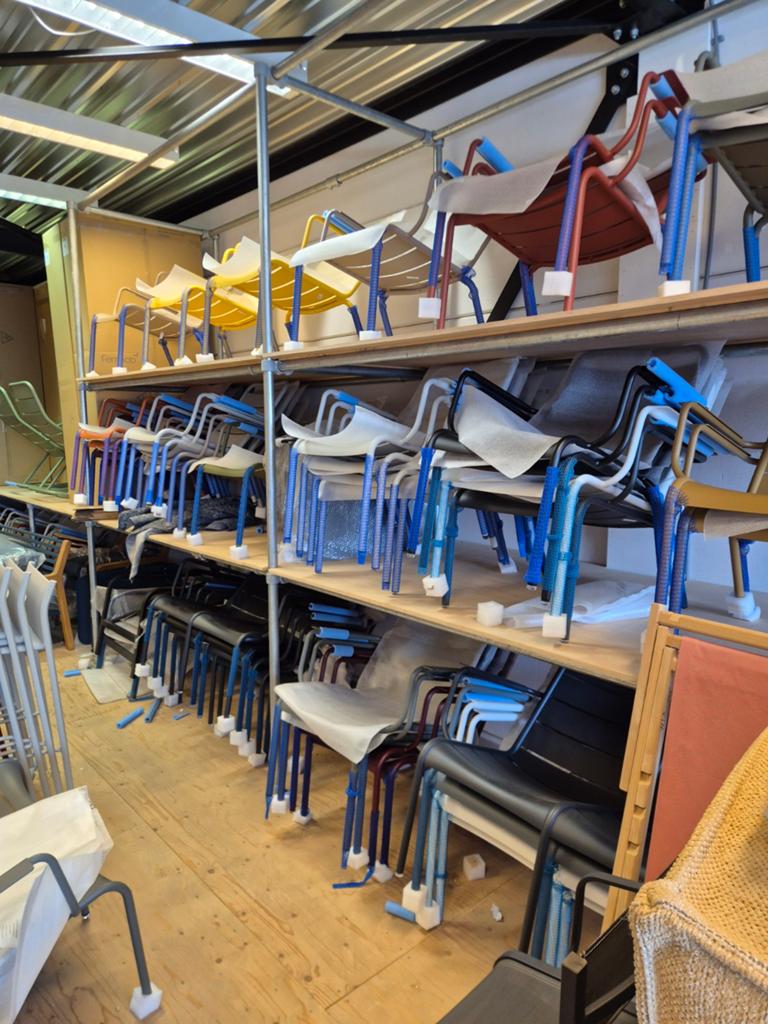 Nieuwe voorraad Luxembourg tafels en arm-/stoelen, Ophalen of Verzenden, Nieuw, Aluminium