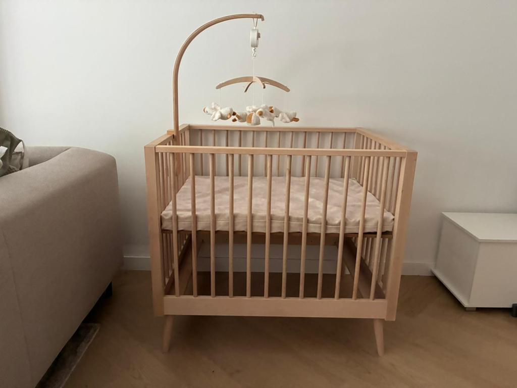 Europe baby evy box naturel met boxmatras, hoes, mobiel e.v., Kinderen en Baby's, Boxen, Ophalen, Zo goed als nieuw