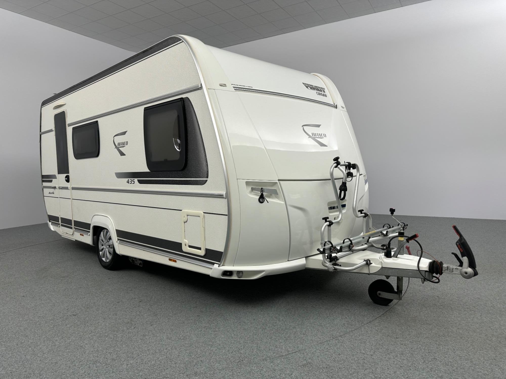 Fendt Bianco Selection 435 SF Mover Fietsendrager, Caravans en Kamperen, Hordeur, Bedrijf, Treinzit, Lengtebed