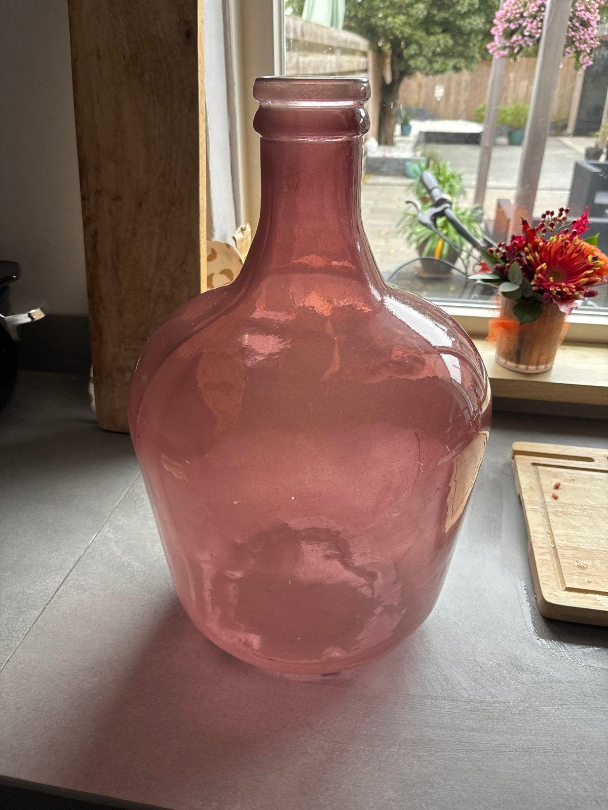 Grote roze glazen fles - decoratieve vaas, Ophalen of Verzenden