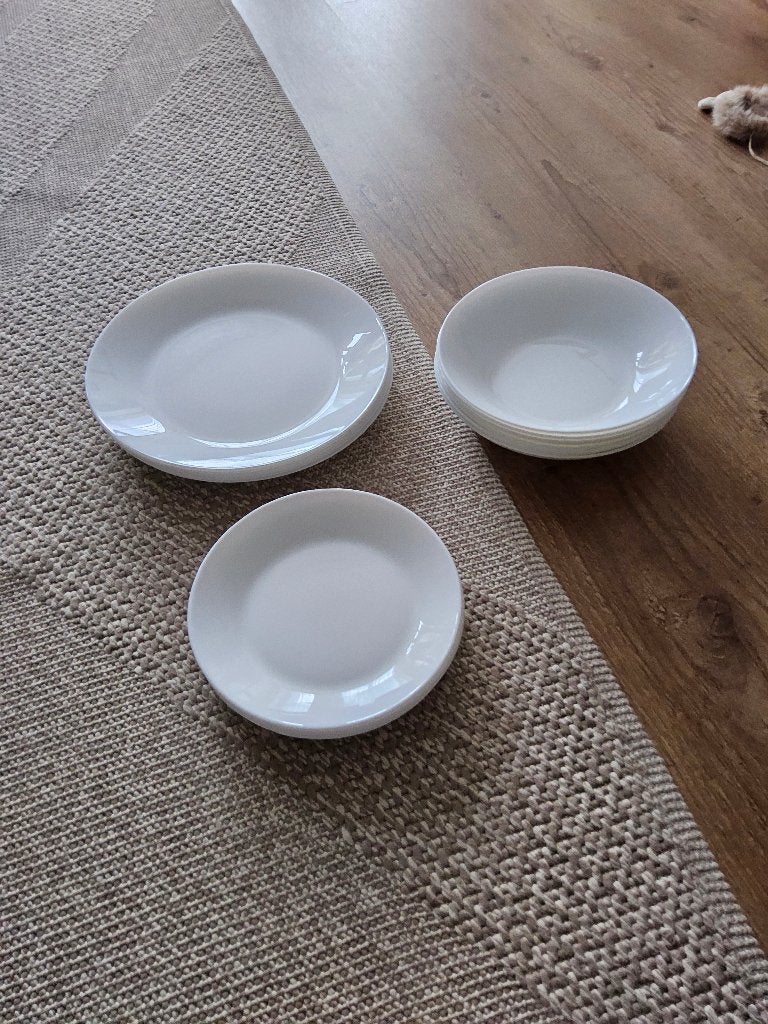Set van 17 witte borden / IKEA OFTAST-stijl, Ophalen, IKEA, Zo goed als nieuw, Bord(en)