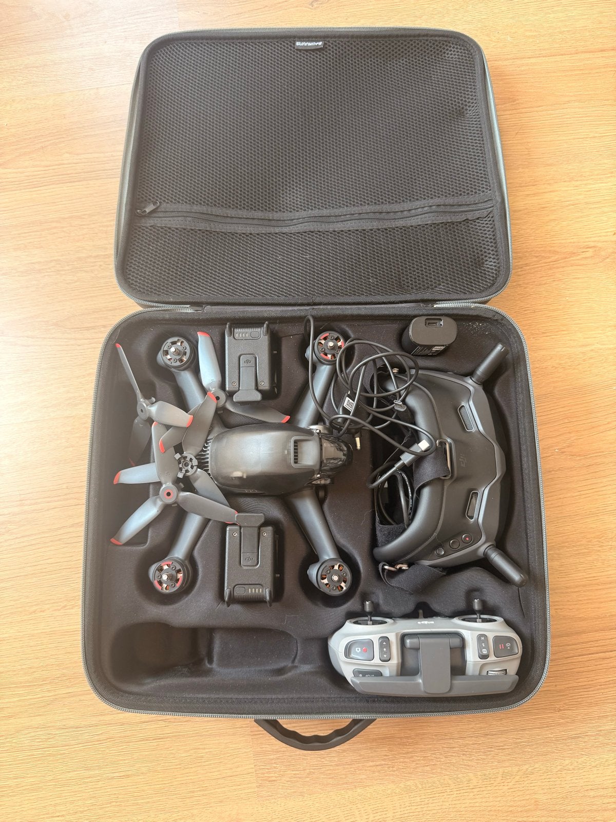 DJI FPV Fly More Combo met Koffer, Ophalen, Extra accu('s), 5 tot 10 kilometer, 15 tot 30 minuten