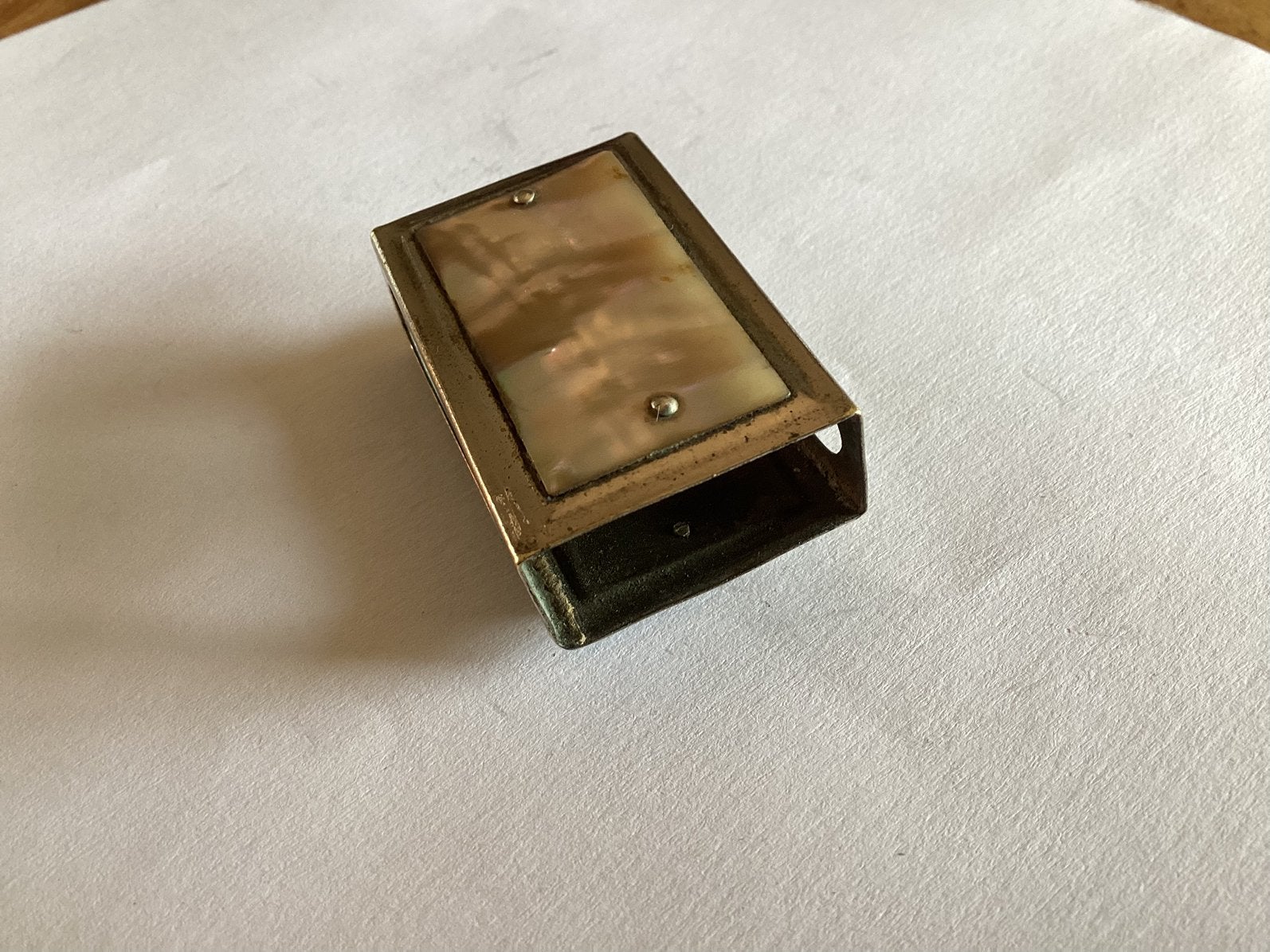 VINTAGE  LUCIFERS  DOOSHOUDER  MET PARELMOER  AAN  2 KANTEN, Verzamelen, Ophalen of Verzenden