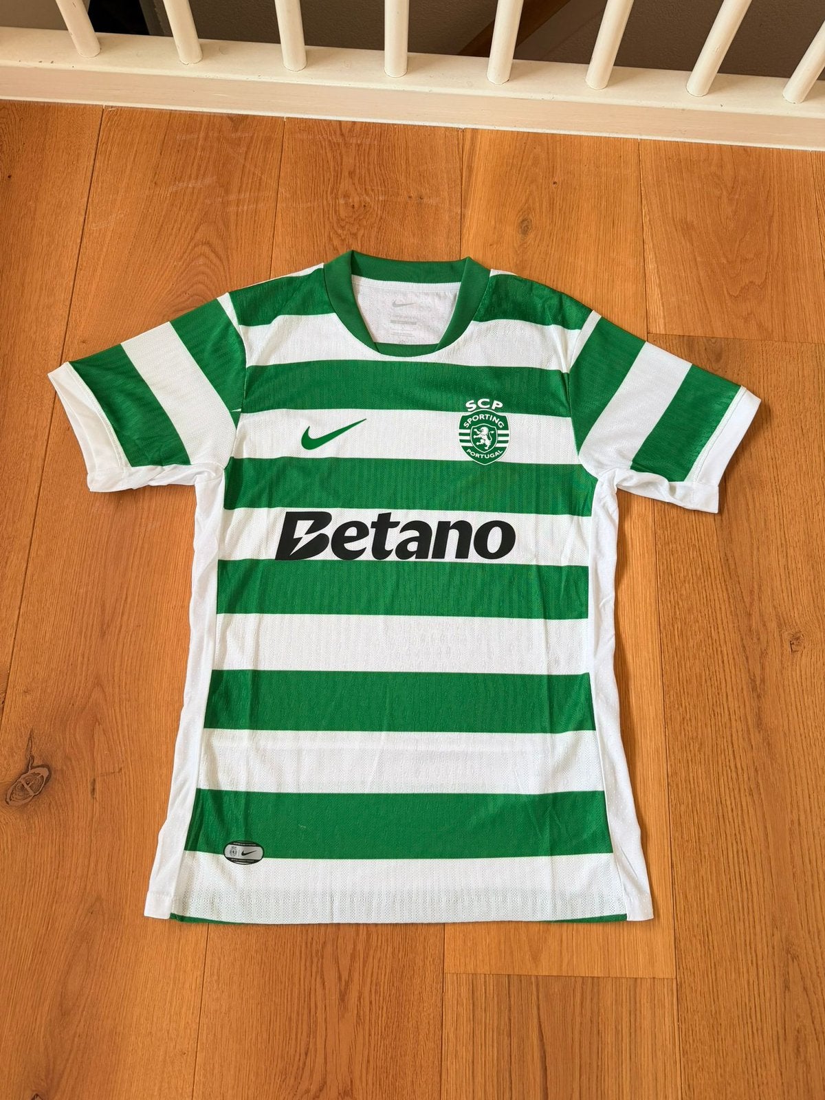 Sporting Lissabon voetbalshirt, maat S, Maat S, Ophalen of Verzenden, Nieuw, Shirt
