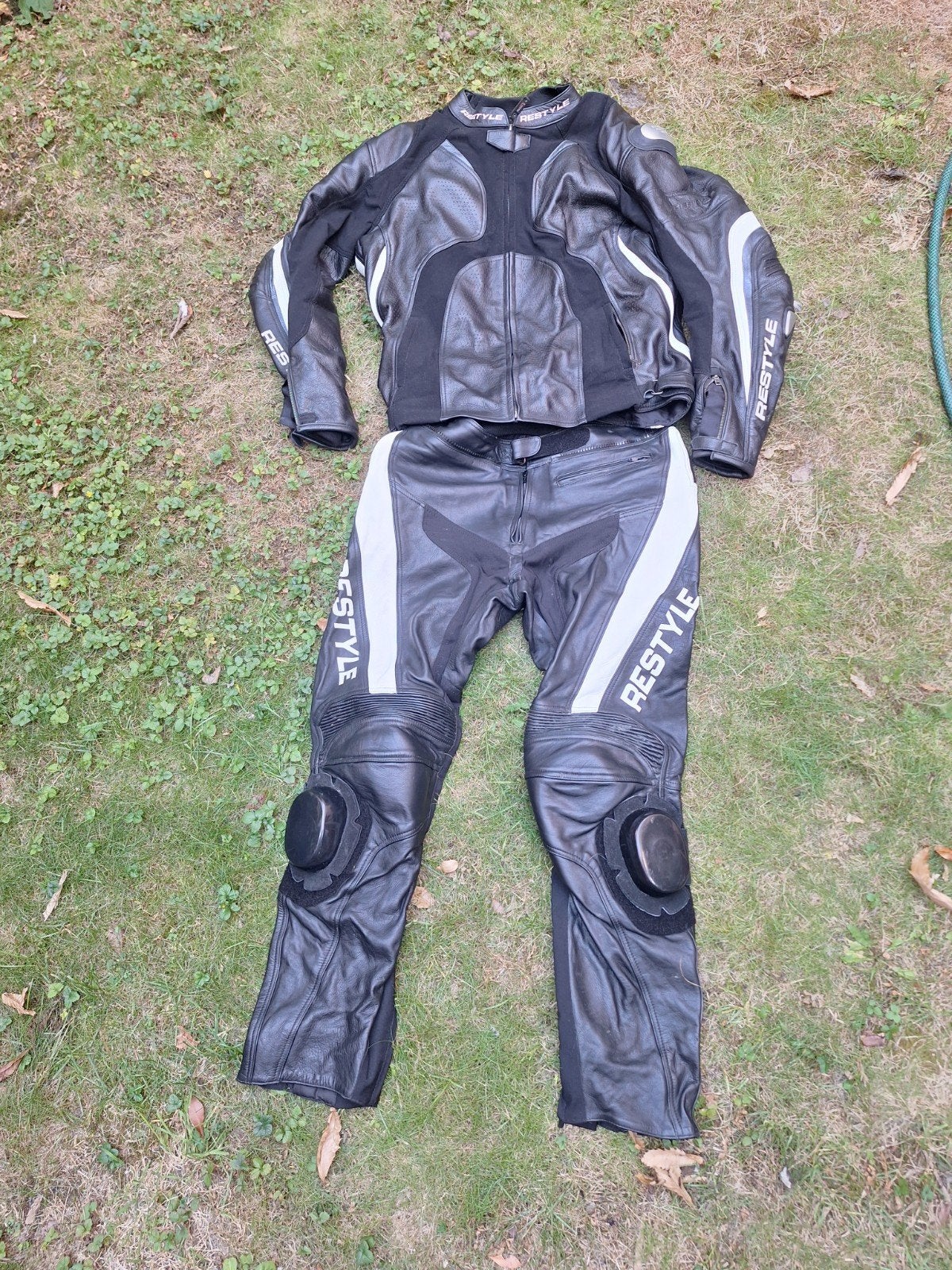 Restyle Leren Motorpak XXL - Zwart/Wit, Motoren, Kleding | Motorkleding, Ophalen of Verzenden, Tweedehands, Dames, Combipak