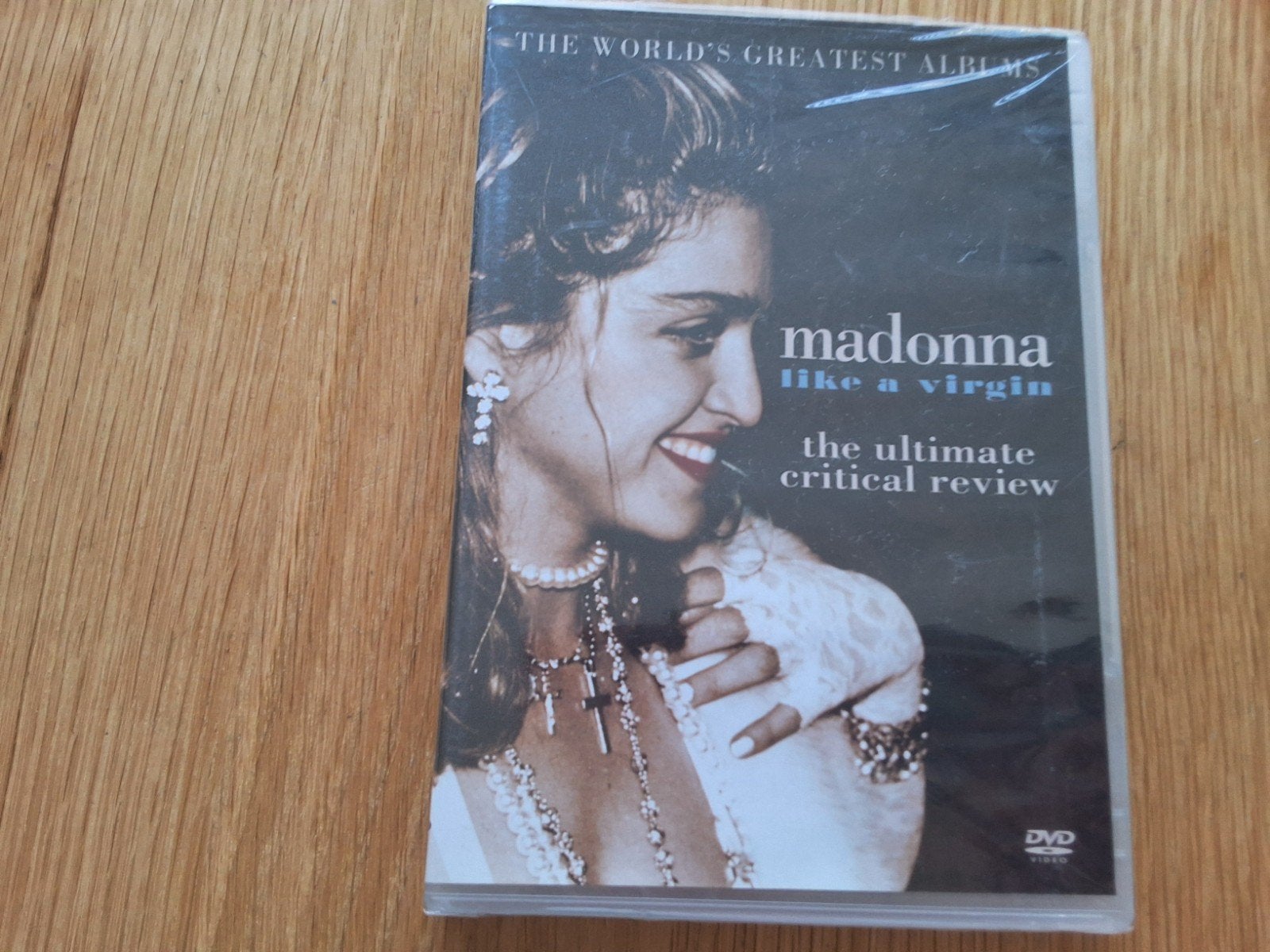 MADONNA  - LIKE A VIRGIN - THE ULTIMATE CRITICAL REVIEW, Alle leeftijden, Ophalen of Verzenden, Nieuw in verpakking
