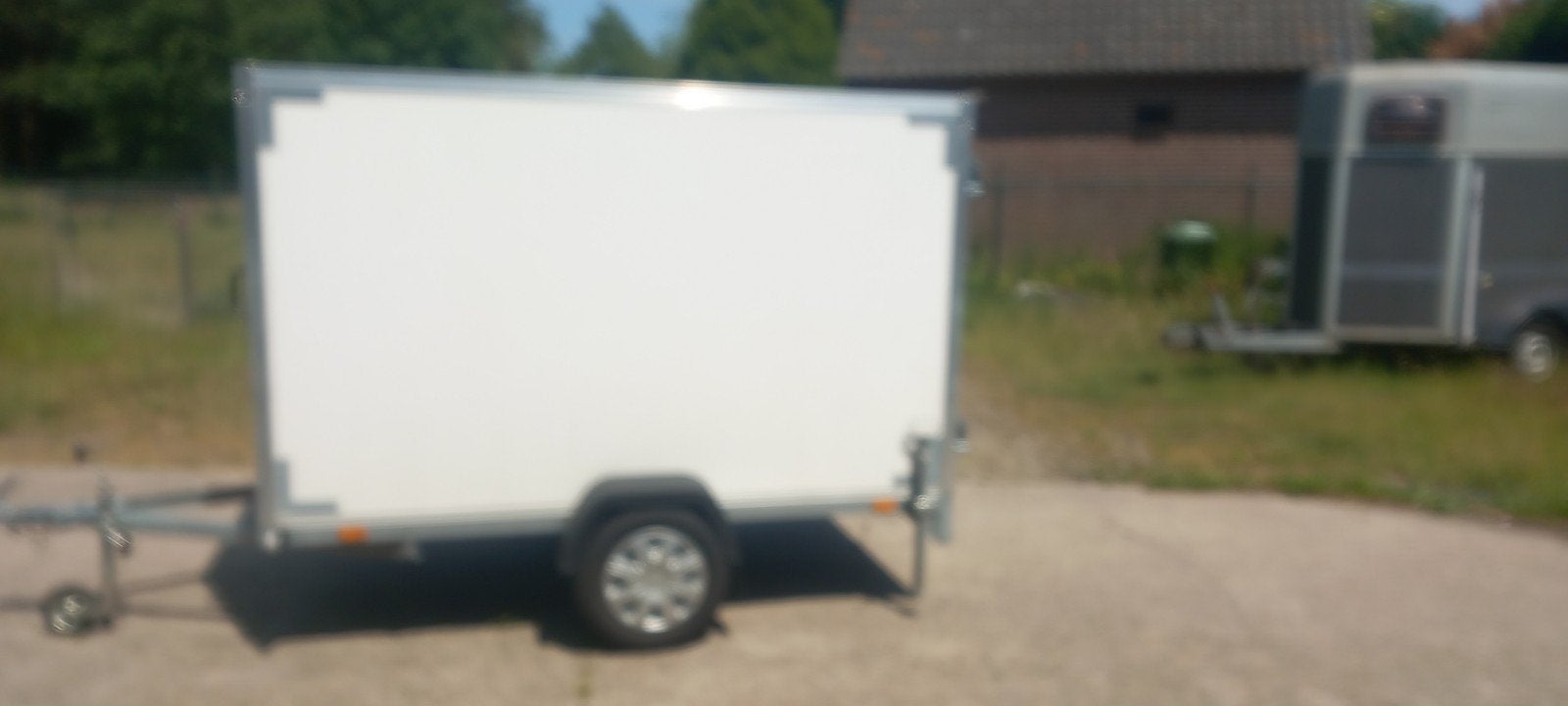 Gesloten aanhangwagen met LED-verlichting, Ophalen, Gebruikt