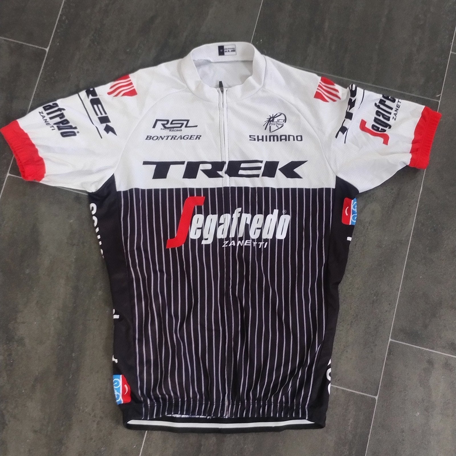 Trek Segafredo wielershirt - Maat m, Ophalen of Verzenden, Gebruikt, Helm
