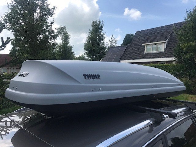 Te huur in Friesland. De grootste Thule dakkoffer 420ltr!, Auto diversen, Dakkoffers, Ophalen, Zo goed als nieuw