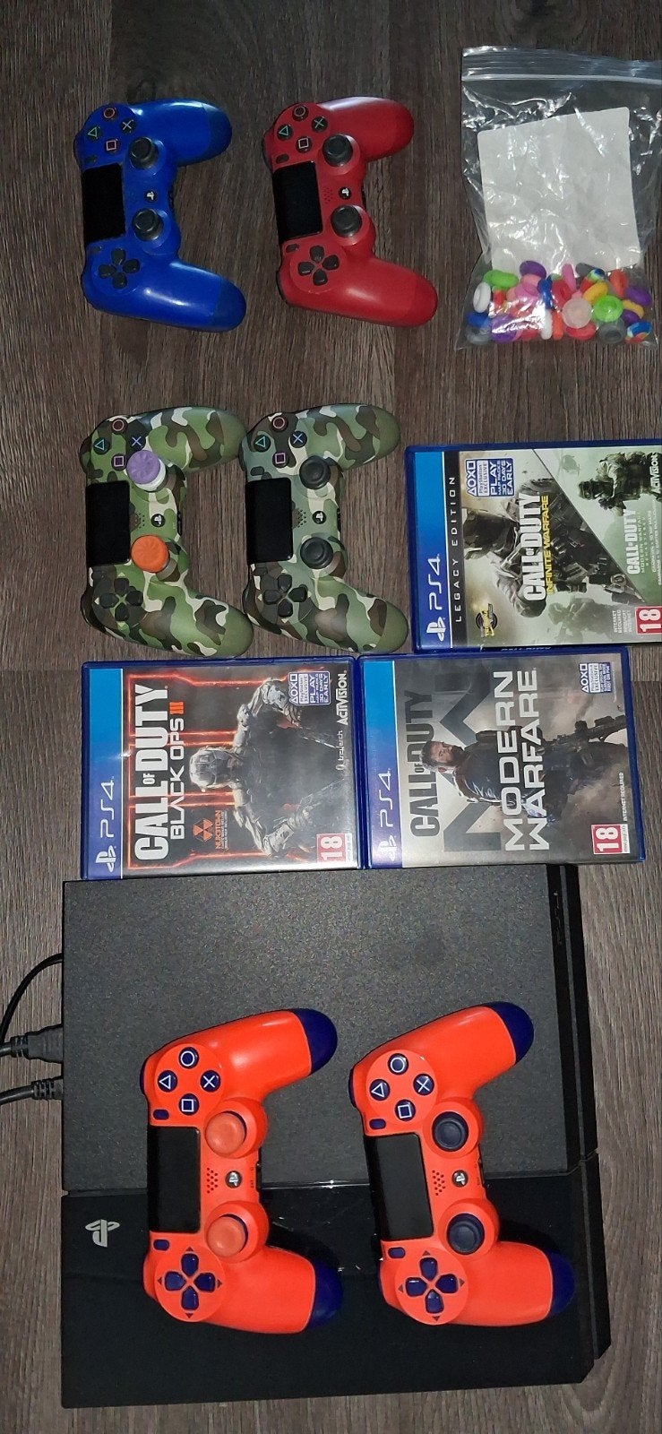 2XPlayStation 4 console, 52 controllers, oplaad/stroomkabel, Ophalen, Gebruikt, Zwart, Met games