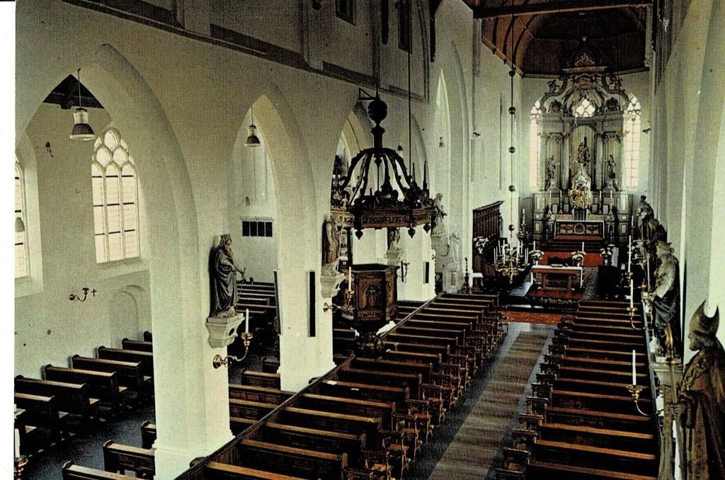 Hilvarenbeek, interieur St. Petrus-Banden Kerk, Ophalen of Verzenden, 1960 tot 1980, Ongelopen, Noord-Brabant