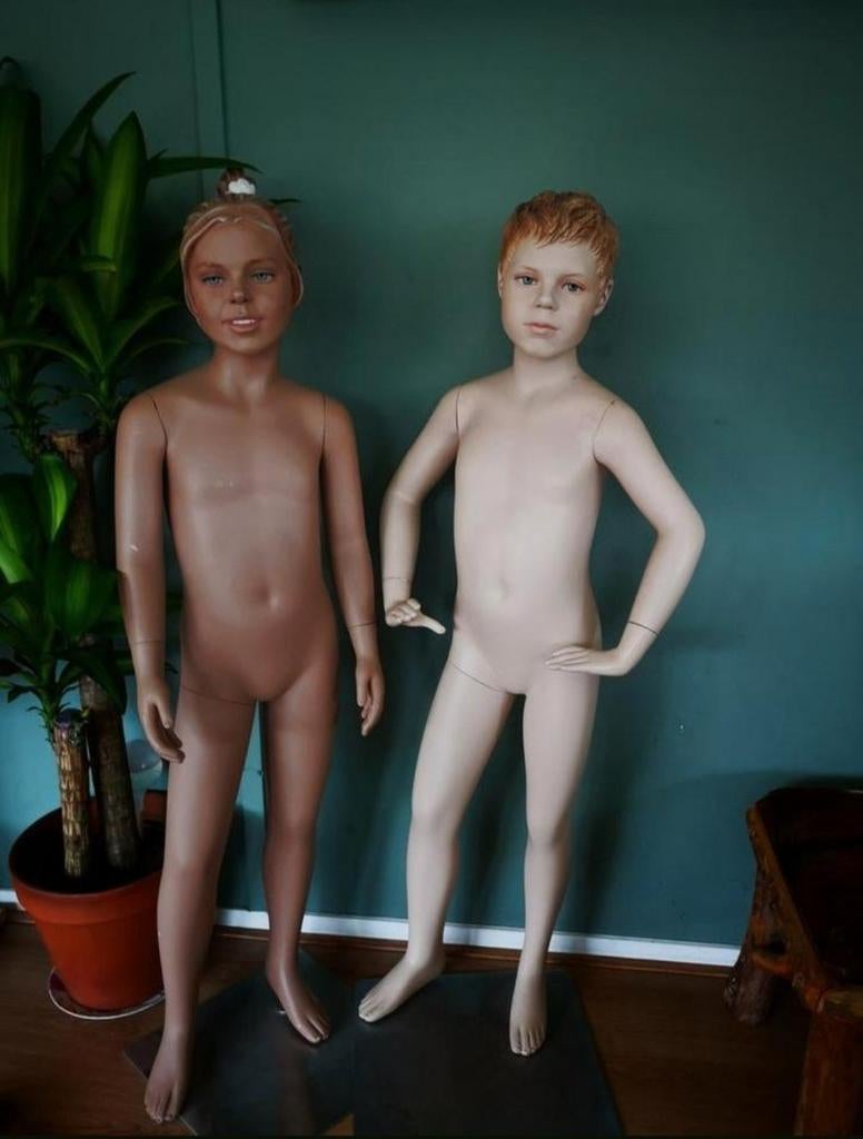 Etalage pas poppen Jongen en meisje nette staat, Ophalen