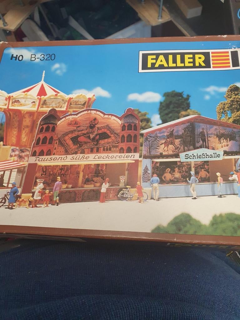 Faller kermis kramen  b-320, Hobby en Vrije tijd, Modeltreinen | H0, Ophalen of Verzenden, Gelijkstroom of Wisselstroom, Brug, Tunnel of Gebouw