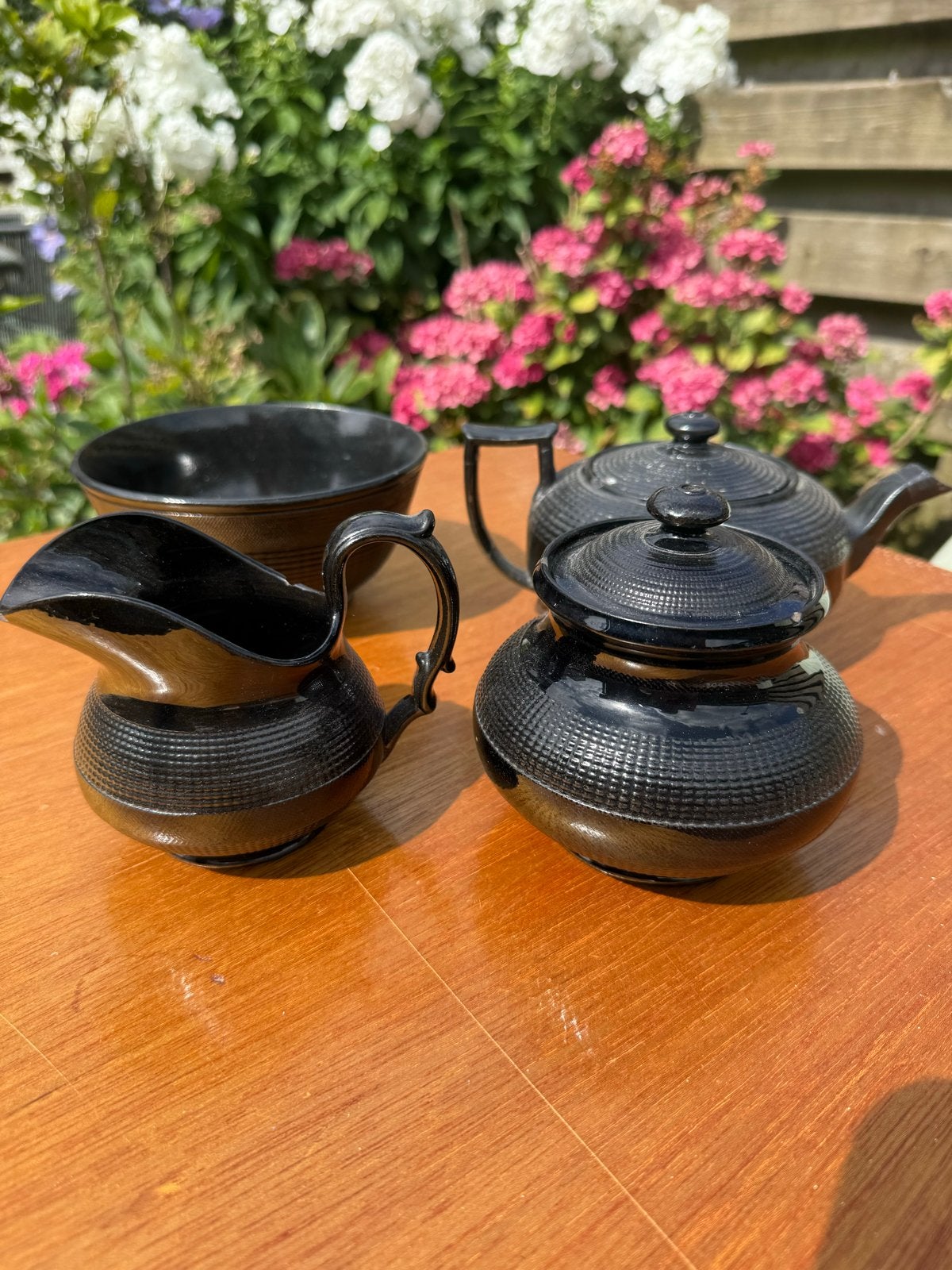 Antieke zwarte theeset (theepot, suikerpot, melkkan, kom), Antiek en Kunst, Ophalen
