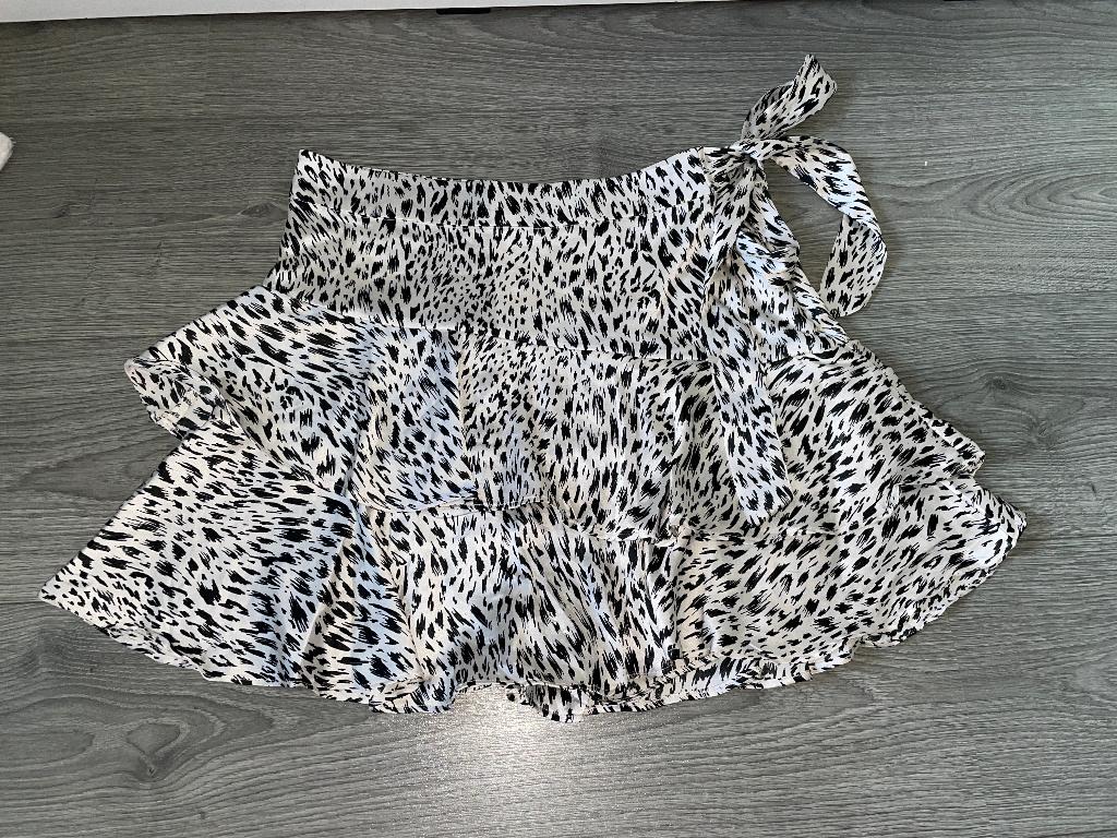 SEVEN SISTERS panter print ruffle rok skirt korte broek mt M, Maat 38/40 (M), Seven Sisters, Zwart, Ophalen of Verzenden