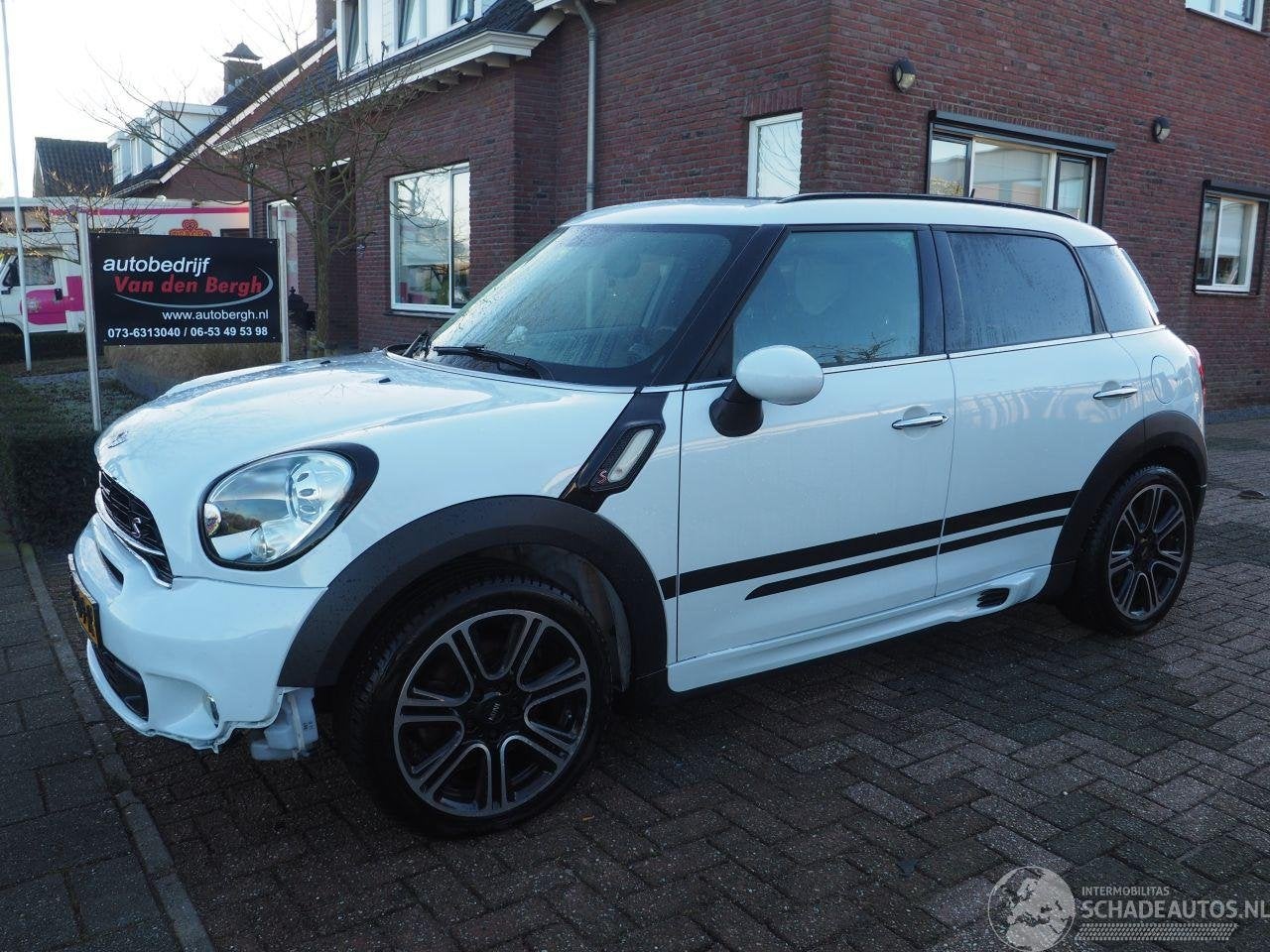 MINI Countryman 1.6 S JWC pakket Cooper Chili (bj 2014), Petuelring 130 ,80809, München, Deutschland, Wit, Handgeschakeld, Benzine