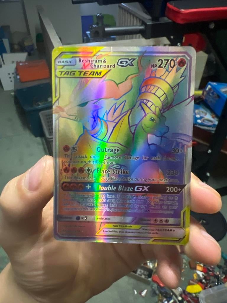 Reshiram & Charizard GX Rainbow Rare Pokémon Kaart HP 270, Ophalen of Verzenden, Zo goed als nieuw, Losse kaart, Foil