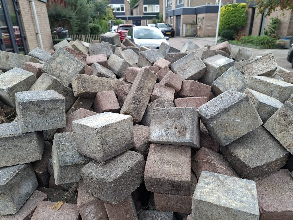 Gratis af te halen tuintegels, Ophalen, Gebruikt, 10 m² of meer, Beton