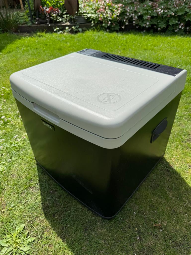 Mestic Koelbox - Ideaal voor Camping en Reizen, Caravans en Kamperen, Kampeeraccessoires, Ophalen, Zo goed als nieuw