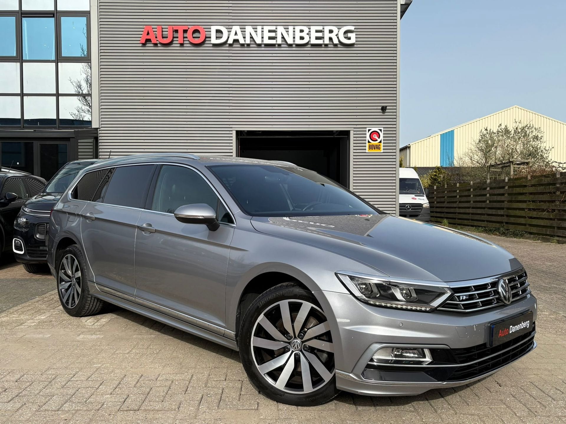 Volkswagen Passat Variant 1.5 TSI Highline R-LINE LEER,MASSA, Auto's, Dealer onderhouden, 730 kg, 4 cilinders, 150 pk