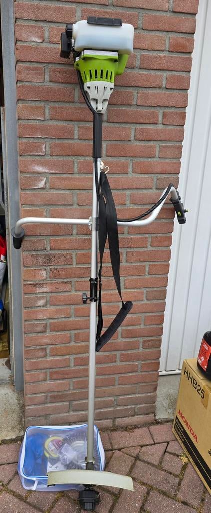 Bosmaaier Central Park zgan weinig verbruikt incl onderdelen, Tuin en Terras, Bosmaaiers, Ophalen, Zo goed als nieuw, Elektrisch