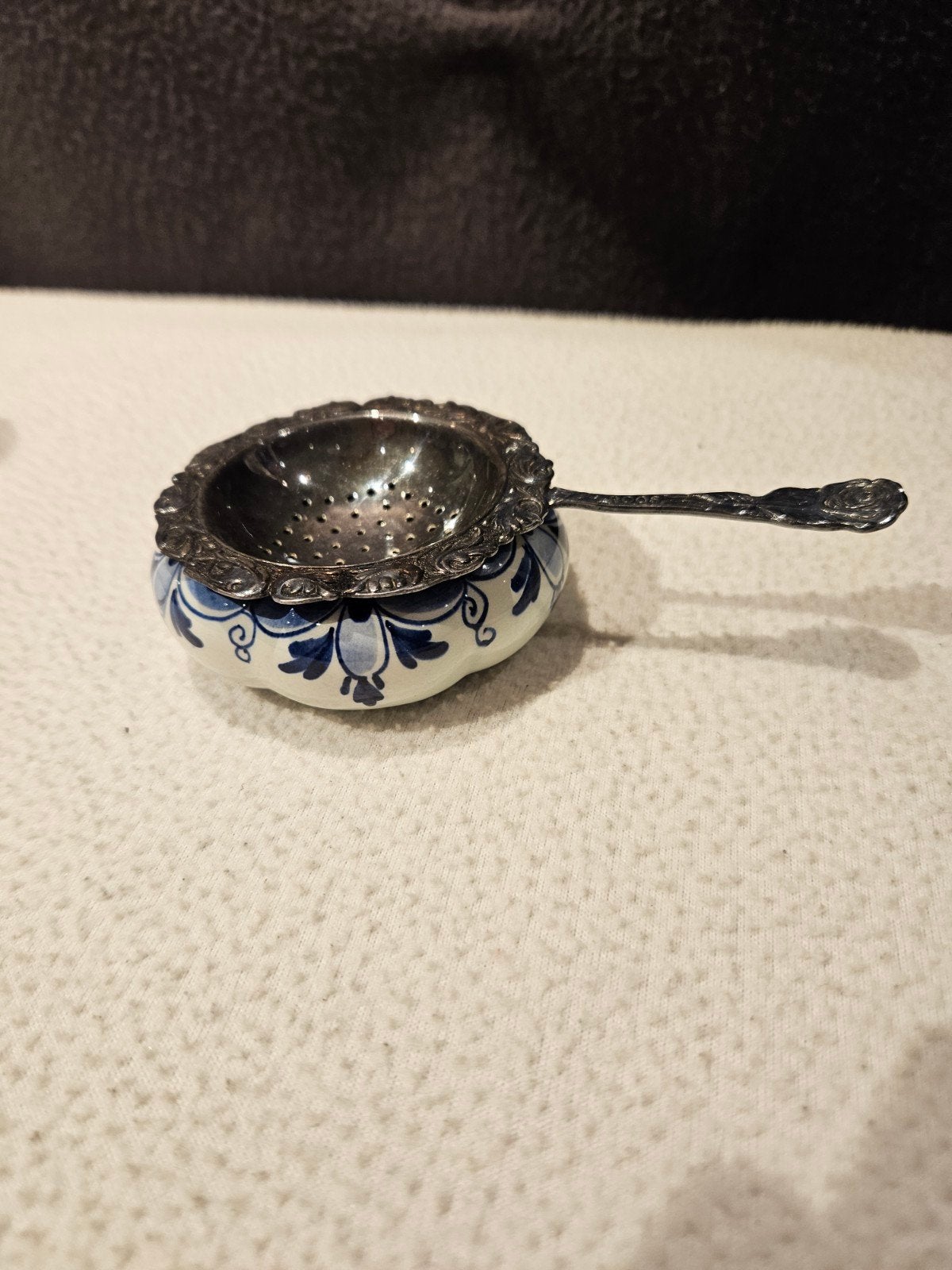 Delfts Blauw theezeefje met porseleinen houder, Ophalen of Verzenden