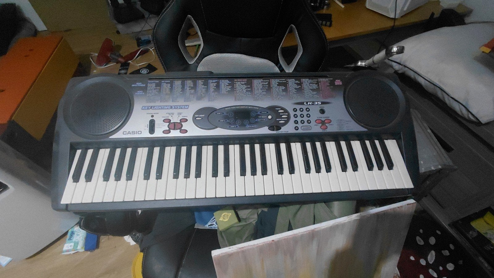 Casio LK-35 keyboard met standaard, zonder oplader, Muziek en Instrumenten, Ophalen, Casio, Met standaard, 61 toetsen