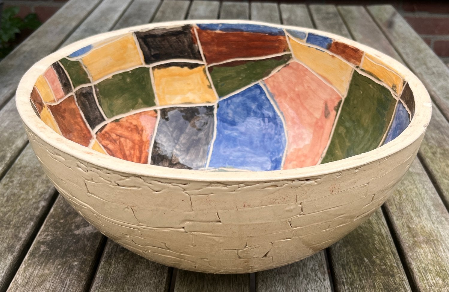 Aanbieding: bijzondere aardenwerk schaal(39cm)veelkleurig, Antiek en Kunst, Antiek | Schalen, Ophalen of Verzenden