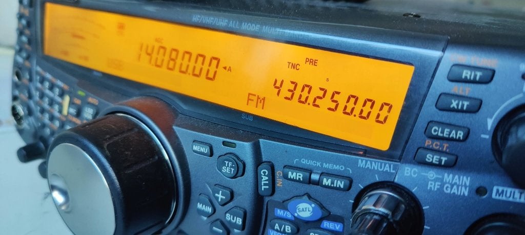 Kenwood-TS-2000, Ophalen, Gebruikt, Zender en Ontvanger