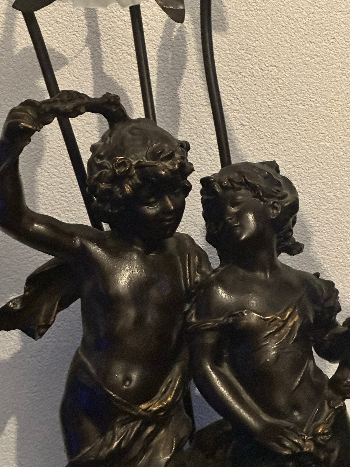 Antieke Art Nouveau Tafellamp "Young Lovers" - Aug. Moreau, Antiek en Kunst, Antiek | Lampen, Ophalen of Verzenden