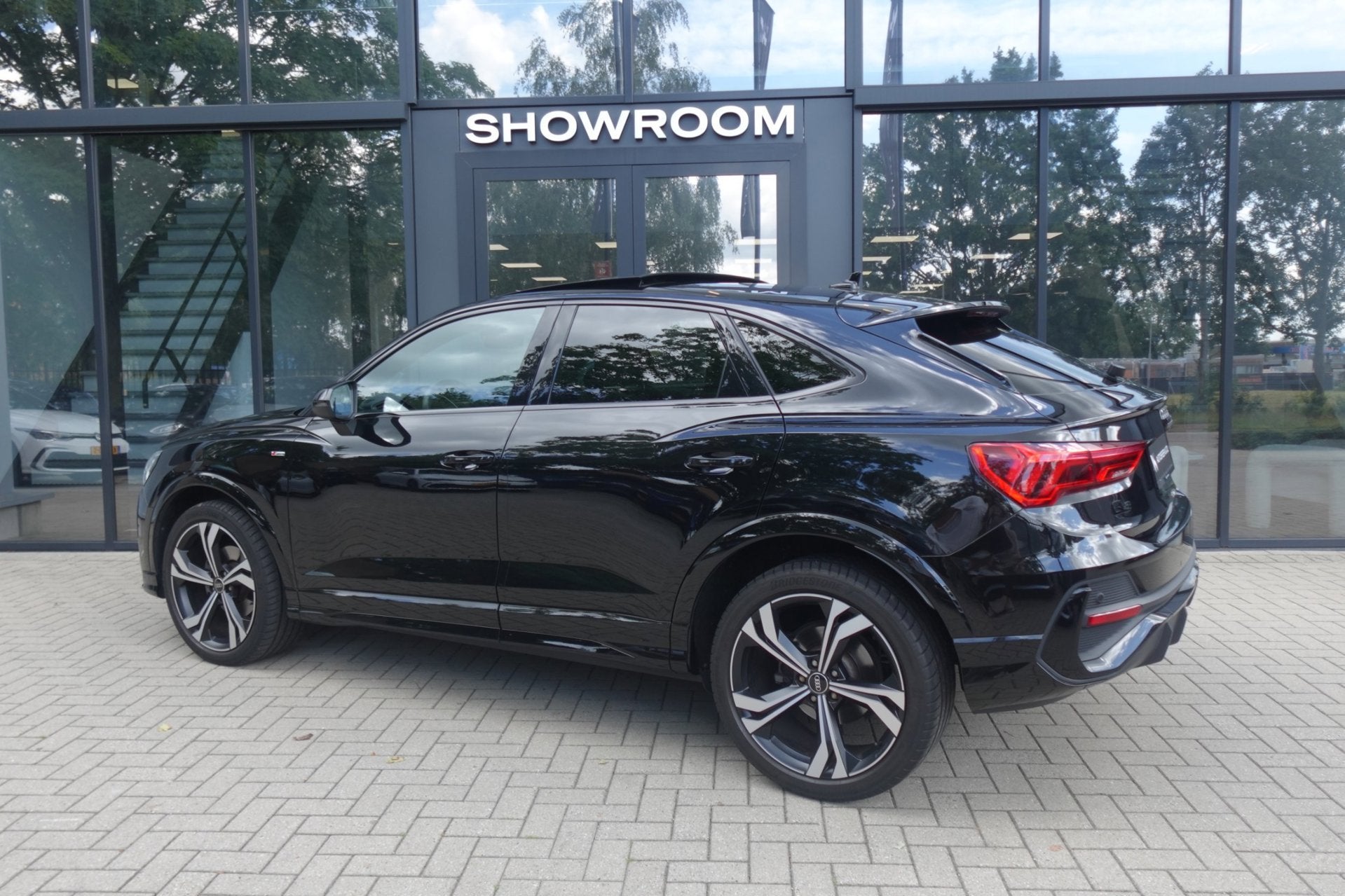 Audi Q3 SPORTBACK 35 TFSI S Edition Competition PANO KEYLESS, Auto's, Audi, 4 cilinders, 150 pk, Leder en Stof, Zwart