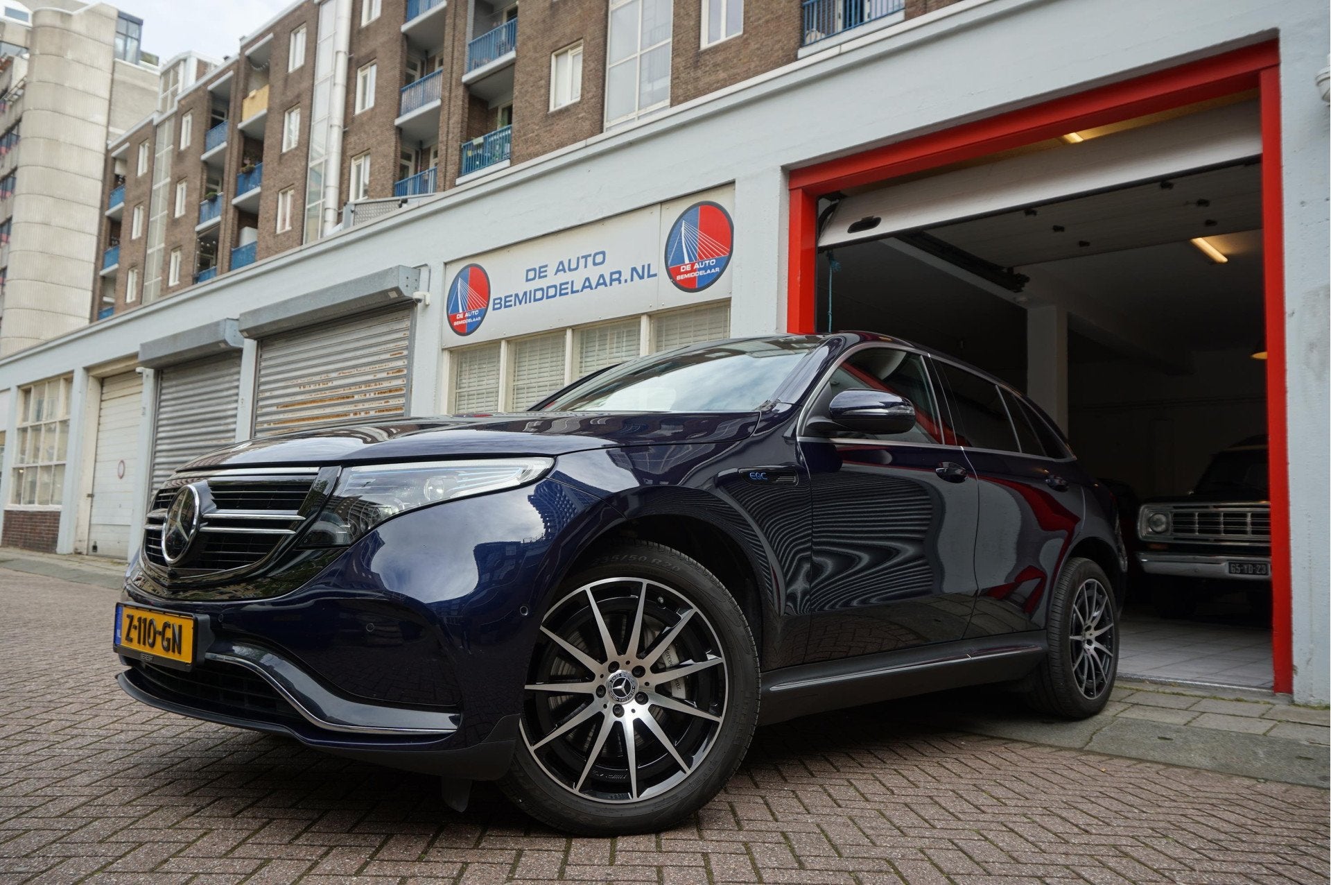 Mercedes-Benz EQC 400 4MATIC AMG Line Premium Plus * BURMEST, Automaat, Blauw, Leder, Vierwielaandrijving