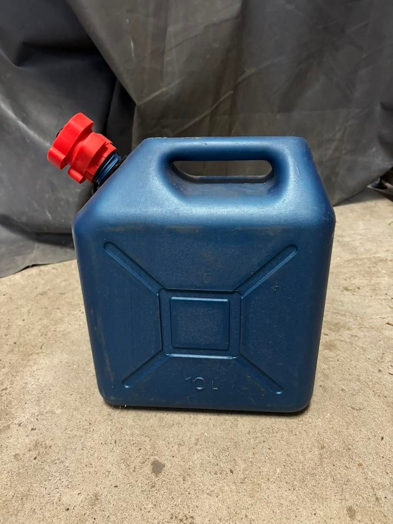 Gebruikte 10 liter jerrycans met afsluitdop en tuit, Ophalen of Verzenden, Gebruikt