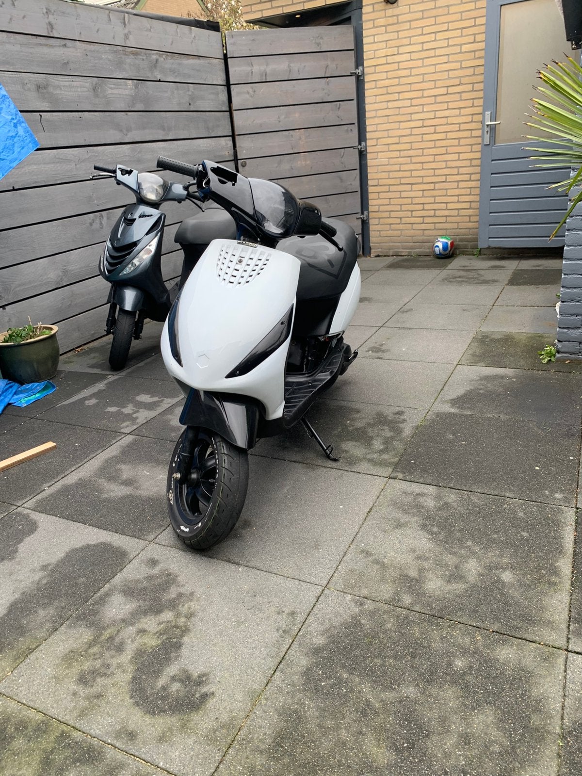 Piaggo zip 125cc, Fietsen en Brommers, Ophalen, Zo goed als nieuw, Benzine, Zip