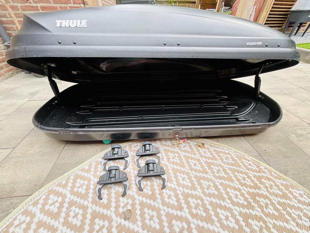 Thule Pacific 200 Dakkoffer met dakdragers, Auto diversen, Dakkoffers, Ophalen, Gebruikt
