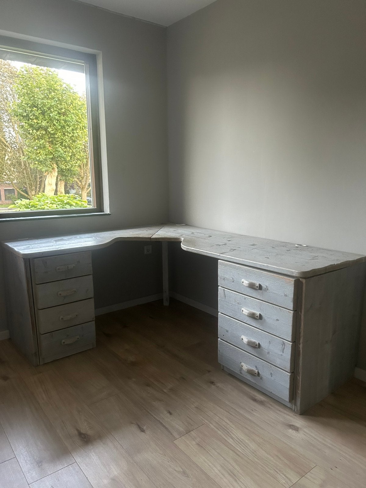 Bed met bureau te koop!!, Antiek en Kunst, Ophalen