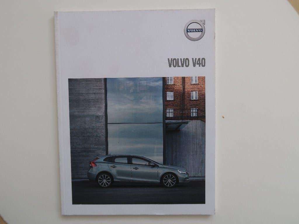 Volvo v40 2018 boekje met 70 blz, Ophalen of Verzenden, Gelezen, Volvo