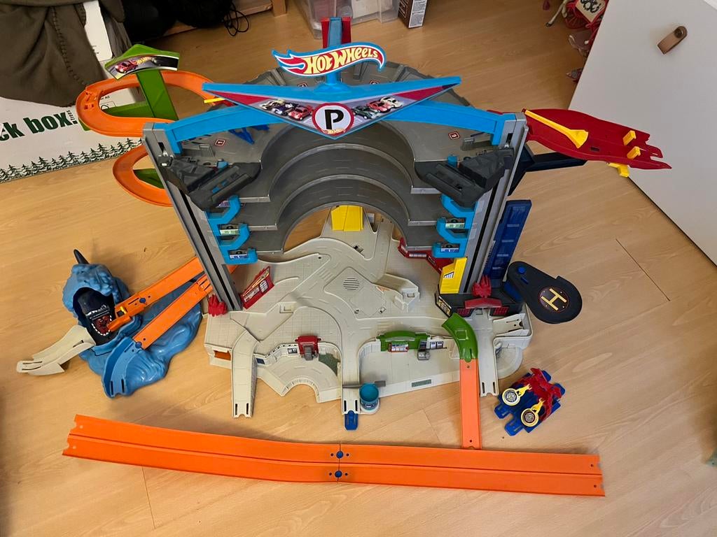 Hotwheels garage haai en hotwheels loopingbaan, Ophalen, Hot Wheels, Handmatig, Racebaan