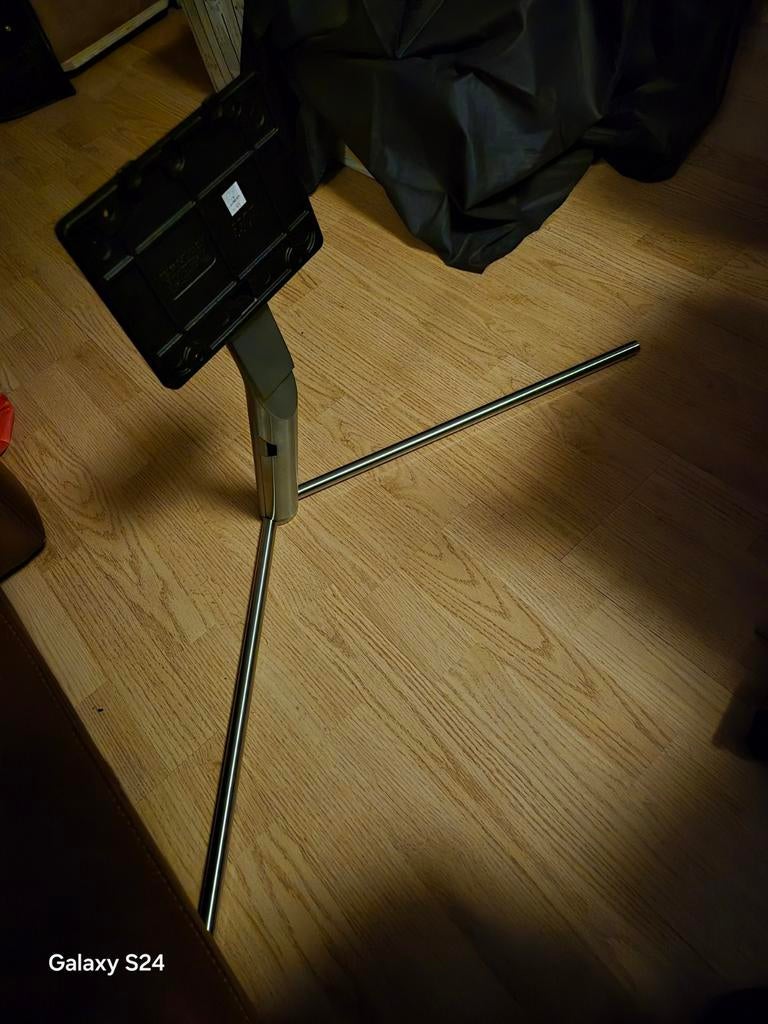 Samsung tv Qled standaard RVS, Ophalen of Verzenden, Zo goed als nieuw