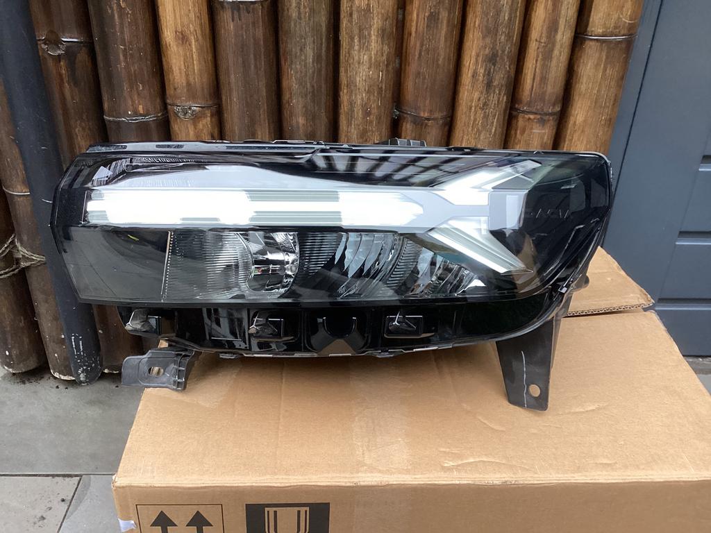 Dacia Duster 3 LED KOPLAMP LINKS BJ2023 260603515R, Ophalen of Verzenden, Nieuw, Dacia