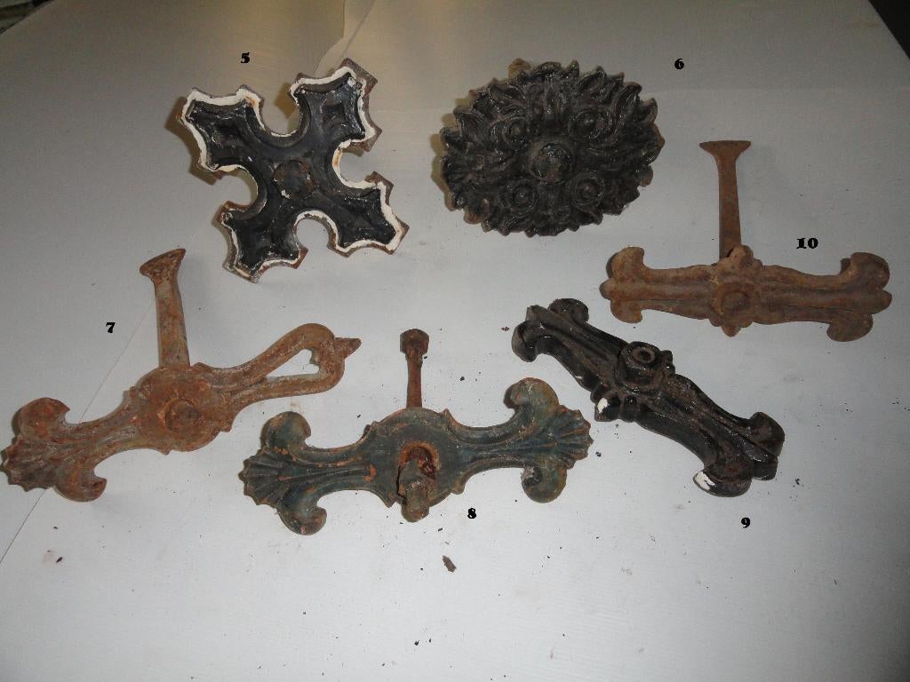 Antieke muurankers / rozetten/ ornamenten / ijzerwaren., Ophalen of Verzenden