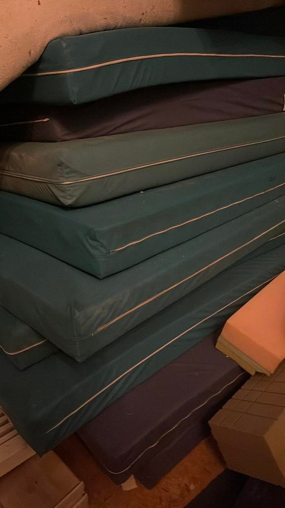 Matras makelijk schoon te maken veel op voorraad goede prijs, Ophalen, Zo goed als nieuw