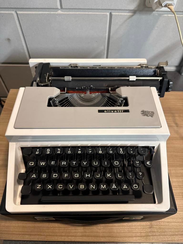 Vintage zeldzame Olivetti Dora typemachine 1960 draagkoffer, Ophalen of Verzenden