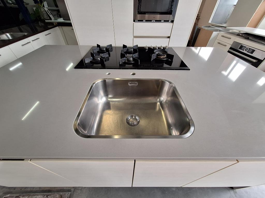 Complete keuken 2831 is nu afgeprijsd van €2499 naar €1999, Ophalen of Verzenden, Zo goed als nieuw, Overige typen, Met kookeiland